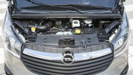 Opel Vivaro II Furgon (2014) - maska otwarta