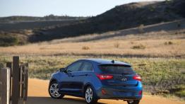 Hyundai Elantra GT (2014) - widok z tyłu