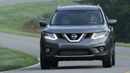 Nissan Rogue 2014 - widok z przodu