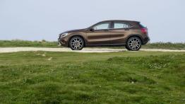 Mercedes GLA 220 CDI 4MATIC (2014) - lewy bok
