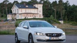 Volvo V60 Plug-In Hybrid Facelifting (2014) - widok z przodu