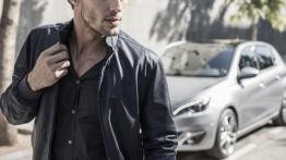 Peugeot 308 II (2014) - przód - inne ujęcie