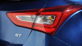 Hyundai Elantra GT (2014) - prawy tylny reflektor - wyłączony