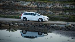 Volvo V60 Plug-In Hybrid Facelifting (2014) - prawy bok