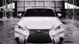 Lexus IS III 350 F-Sport (2014) - przód - reflektory włączone