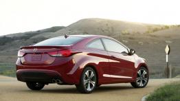 Hyundai Elantra Coupe (2014) - widok z tyłu