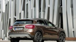 Mercedes GLA 220 CDI 4MATIC (2014) - widok z tyłu