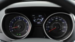 Hyundai Elantra Sedan Sport (2014) - zestaw wskaźników