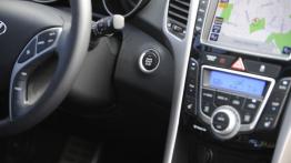 Hyundai Elantra GT (2014) - przycisk do uruchamiania silnika