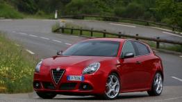 Alfa Romeo Giulietta Quadrifoglio Verde 2014 - lewy bok