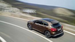 Mercedes GLA 220 CDI 4MATIC (2014) - widok z góry