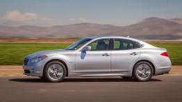 Infiniti Q70 (2014) - lewy bok