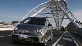 Abarth 695 Biposto (2014) - widok z przodu