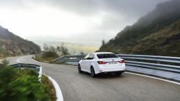 Lexus GS IV 300h F-Sport (2014) - widok z tyłu