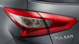 Nissan Pulsar Nismo Concept (2014) - lewy tylny reflektor - wyłączony