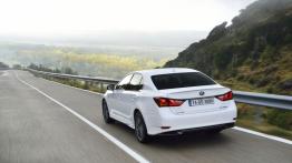 Lexus GS IV 300h F-Sport (2014) - widok z tyłu