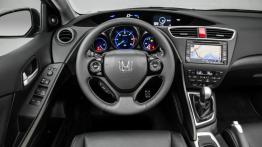 Honda Civic IX Tourer (2014) - kokpit