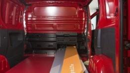 Opel Vivaro II Furgon (2014) - przestrzeń ładunkowa - widok z tyłu