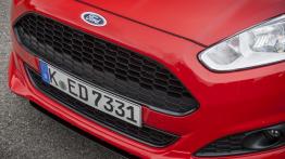 Ford Fiesta VII Facelifting Red Edition (2014) - grill