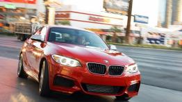 BMW M235i Coupe (2014) - widok z przodu