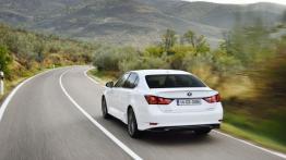 Lexus GS IV 300h F-Sport (2014) - widok z tyłu