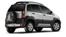 Fiat Idea Adventure 1.8 16V Facelifting (2014) - tył - reflektory włączone