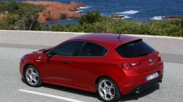 Alfa Romeo Giulietta Quadrifoglio Verde 2014 - widok z góry