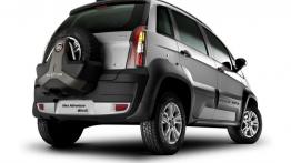 Fiat Idea Adventure 1.8 16V Facelifting (2014) - tył - reflektory włączone