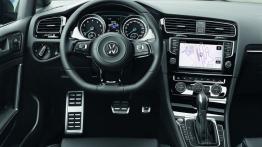 Volkswagen Golf VII R (2014) - kokpit