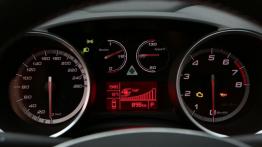 Alfa Romeo Giulietta Quadrifoglio Verde 2014 - zestaw wskaźników