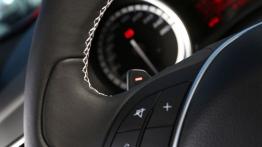 Alfa Romeo Giulietta Quadrifoglio Verde 2014 - manetka zmiany biegów pod kierownicą