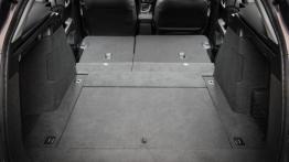 Honda Civic IX Tourer (2014) - tylna kanapa złożona, widok z bagażnika