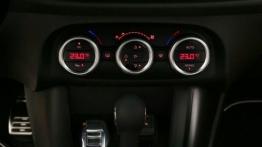 Alfa Romeo Giulietta Quadrifoglio Verde 2014 - konsola środkowa