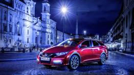 Honda Civic IX Tourer (2014) - widok z przodu