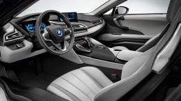 BMW i8 (2014) - widok ogólny wnętrza z przodu
