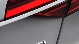 Audi A8 TFSI quattro Facelifting (2014) - emblemat