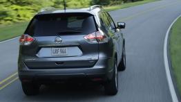 Nissan Rogue 2014 - widok z tyłu