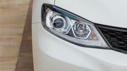 Nissan Pulsar 1.5 dCi (2014) - prawy przedni reflektor - wyłączony