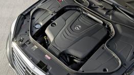 Mercedes klasy S W222 (2014) - maska otwarta