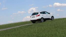Hyundai ix35 Facelifting (2014) - widok z tyłu