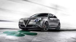 Alfa Romeo Giulietta Quadrifoglio Verde 2014 - przód - reflektory włączone