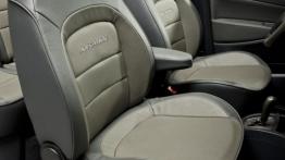 Fiat Idea Adventure 1.8 16V Facelifting (2014) - fotel pasażera, widok z przodu