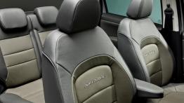 Fiat Idea Adventure 1.8 16V Facelifting (2014) - zagłówek na fotelu pasażera, widok z przodu