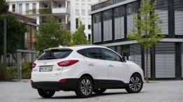 Hyundai ix35 Facelifting (2014) - widok z tyłu
