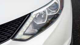 Nissan Qashqai II dCi (2014) - lewy przedni reflektor - wyłączony