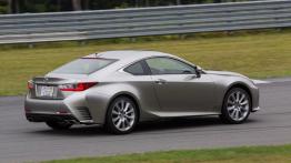 Lexus RC 350 (2014) - widok z tyłu