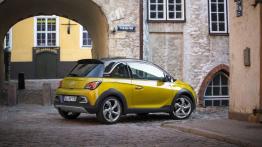 Opel Adam Rocks (2014) - widok z tyłu