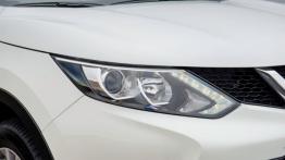 Nissan Qashqai II dCi (2014) - prawy przedni reflektor - wyłączony