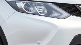 Nissan Qashqai II dCi (2014) - prawy przedni reflektor - wyłączony