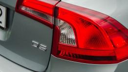 Volvo S60 Facelifting (2014) - prawy tylny reflektor - włączony